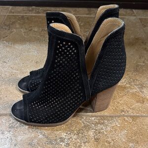 Women’s size 8.5 Lucky Brand booties
